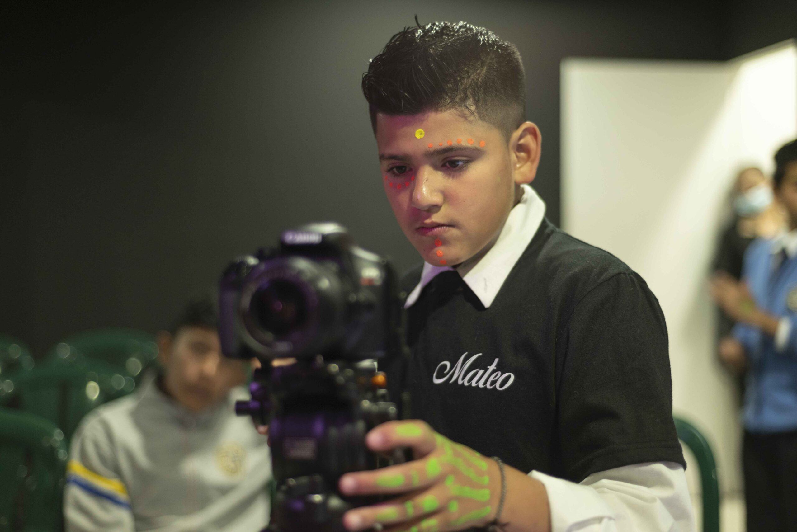 Talleres gratuitos de creación digital en Bogotá para niñas, niños y jóvenes